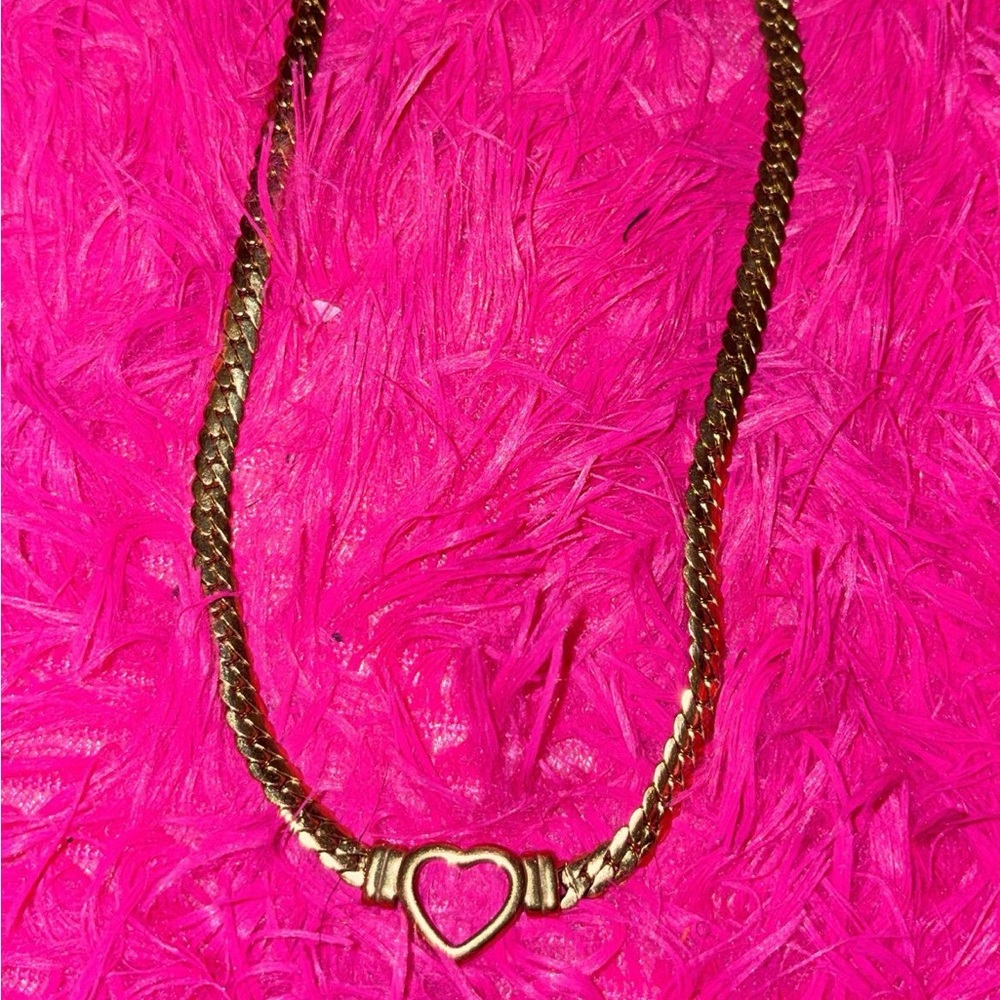 Chic Gold Heart Necklace